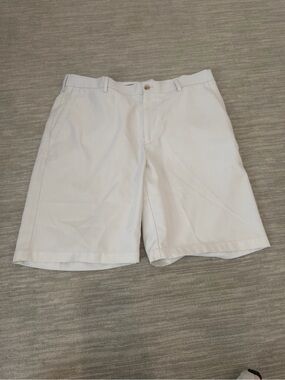 Peter Millar White Flat-Front Men's Shorts